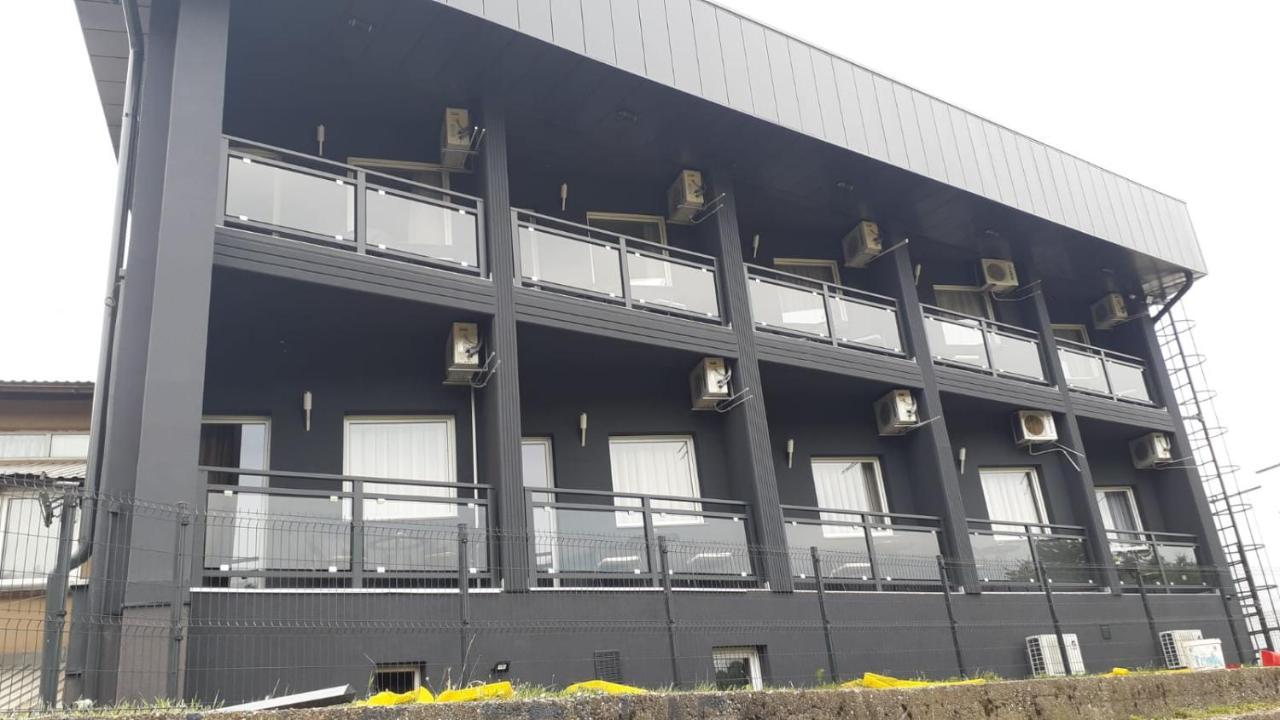 Hotel New Milenium Lukavac Экстерьер фото