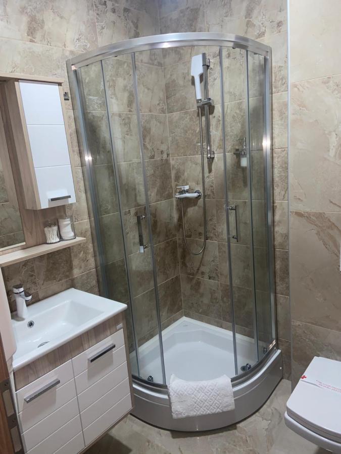 Hotel New Milenium Lukavac Экстерьер фото