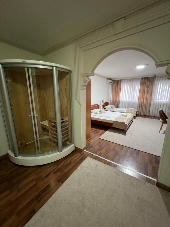 Hotel New Milenium Lukavac Экстерьер фото