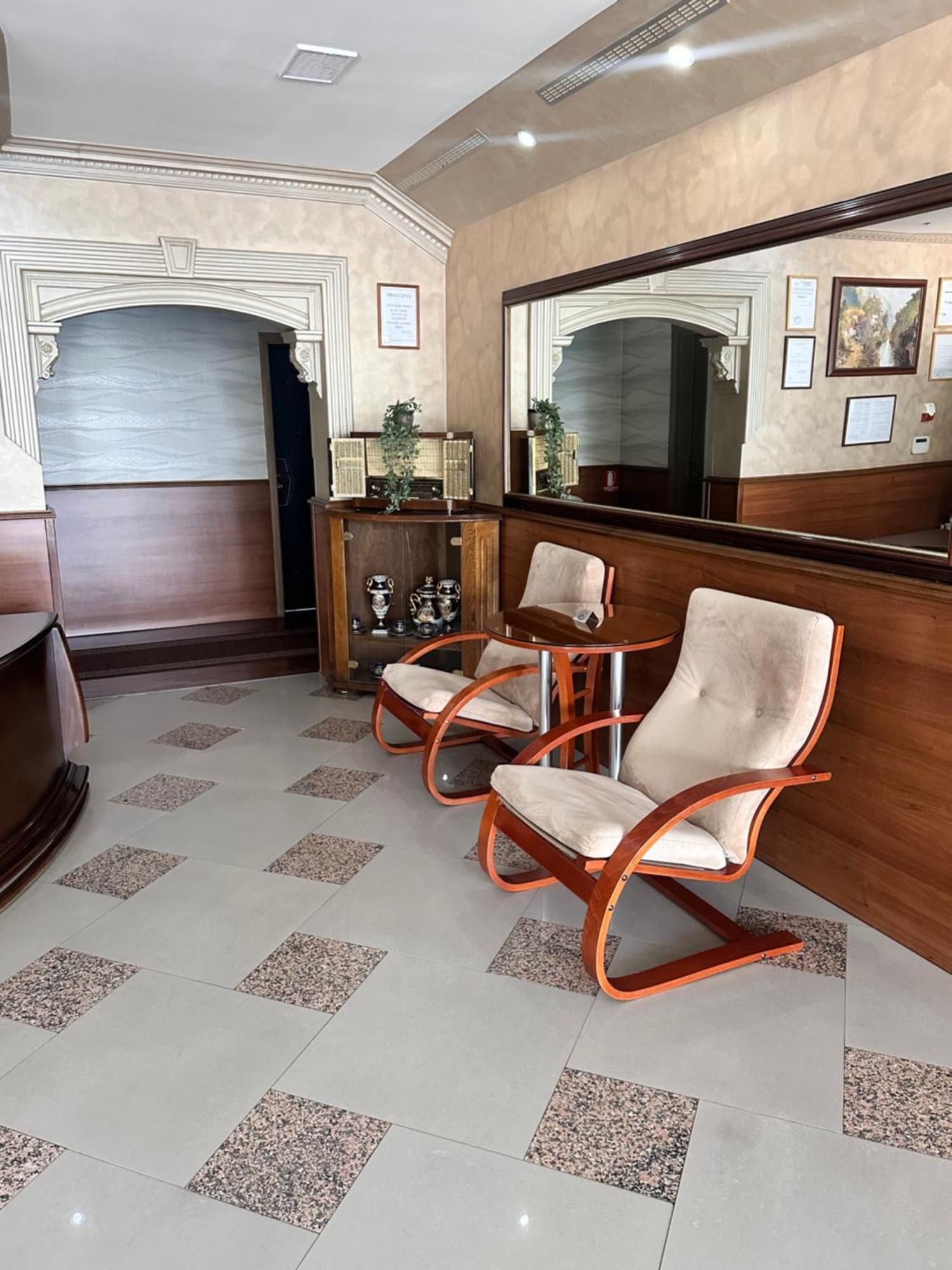 Hotel New Milenium Lukavac Экстерьер фото